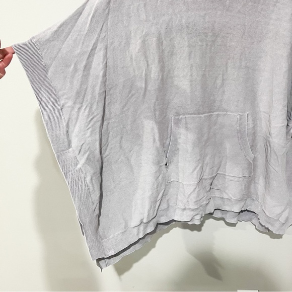 Barefoot Dreams Sunbleached Poncho in Soft Violet - Picture 6 of 12